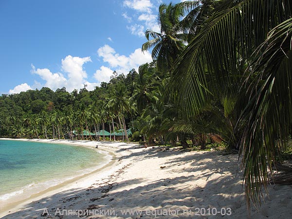 Филиппины: западное побережье Палавана, одна из многочисленных бухт.