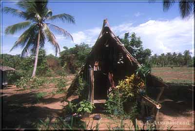 98paknamhouse.jpg (25455 bytes)