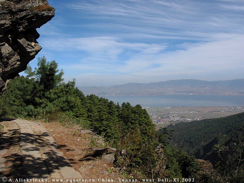   .    (Dali)     (Erhai Lake).    -     .