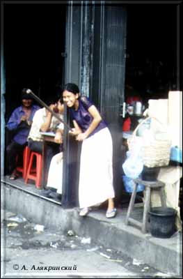 1999girl.jpg (20657 bytes)