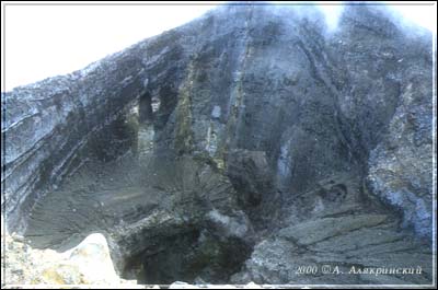 00kanlaonkrater.jpg (27162 bytes)